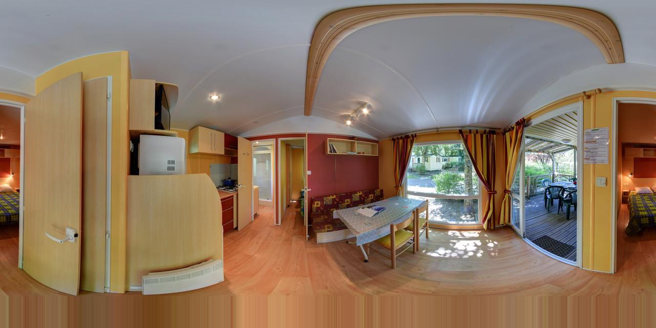ホテル Camping Les Grillons アンブラン エクステリア 写真