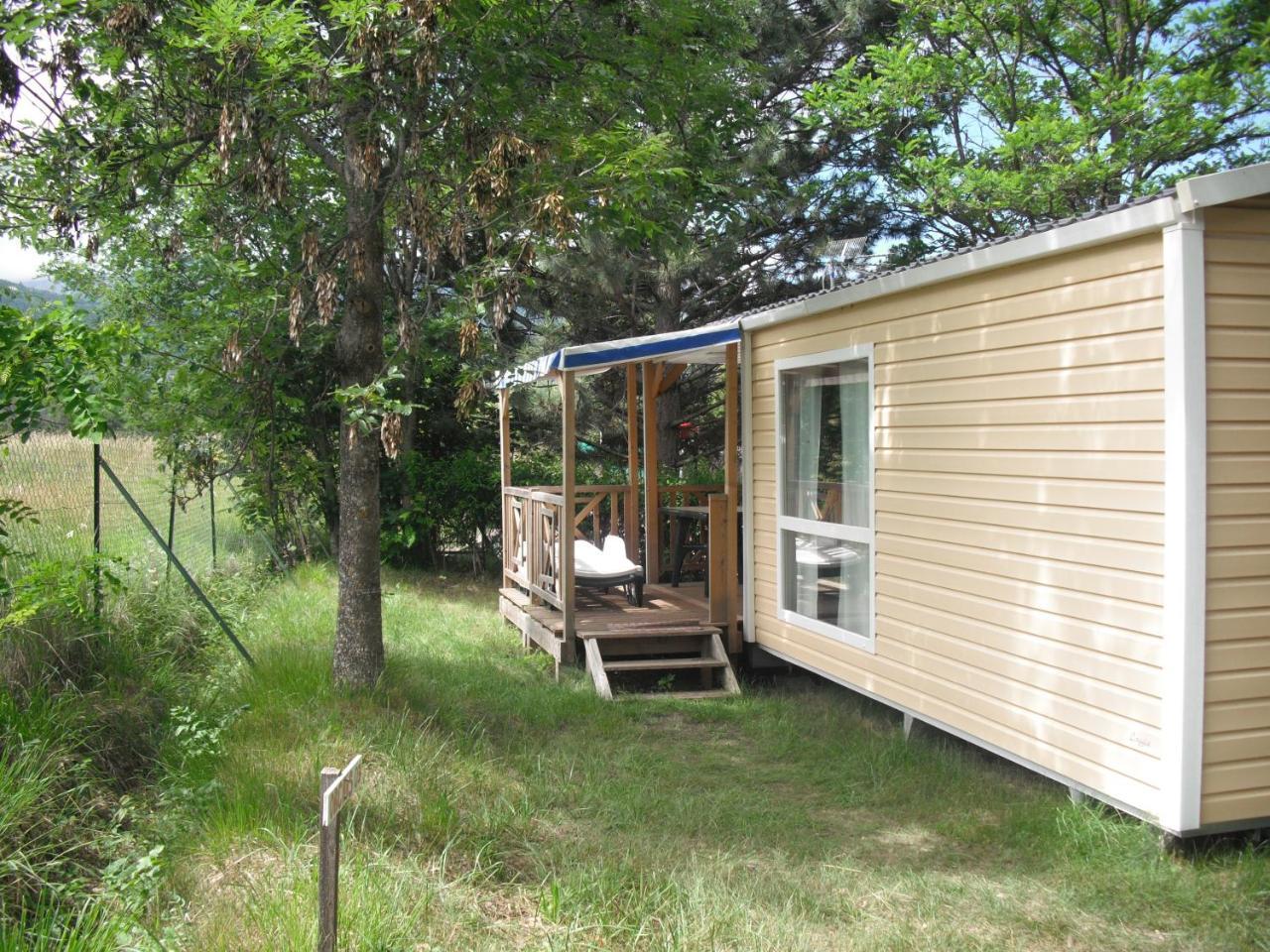 ホテル Camping Les Grillons アンブラン エクステリア 写真